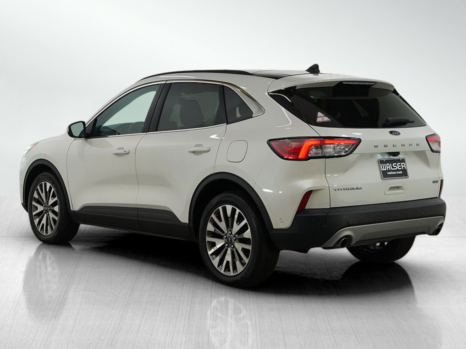 2020 Ford Escape Titanium Hybrid photo 3