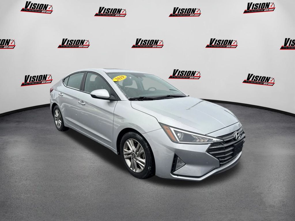 2019 Hyundai Elantra Value Edition photo 3
