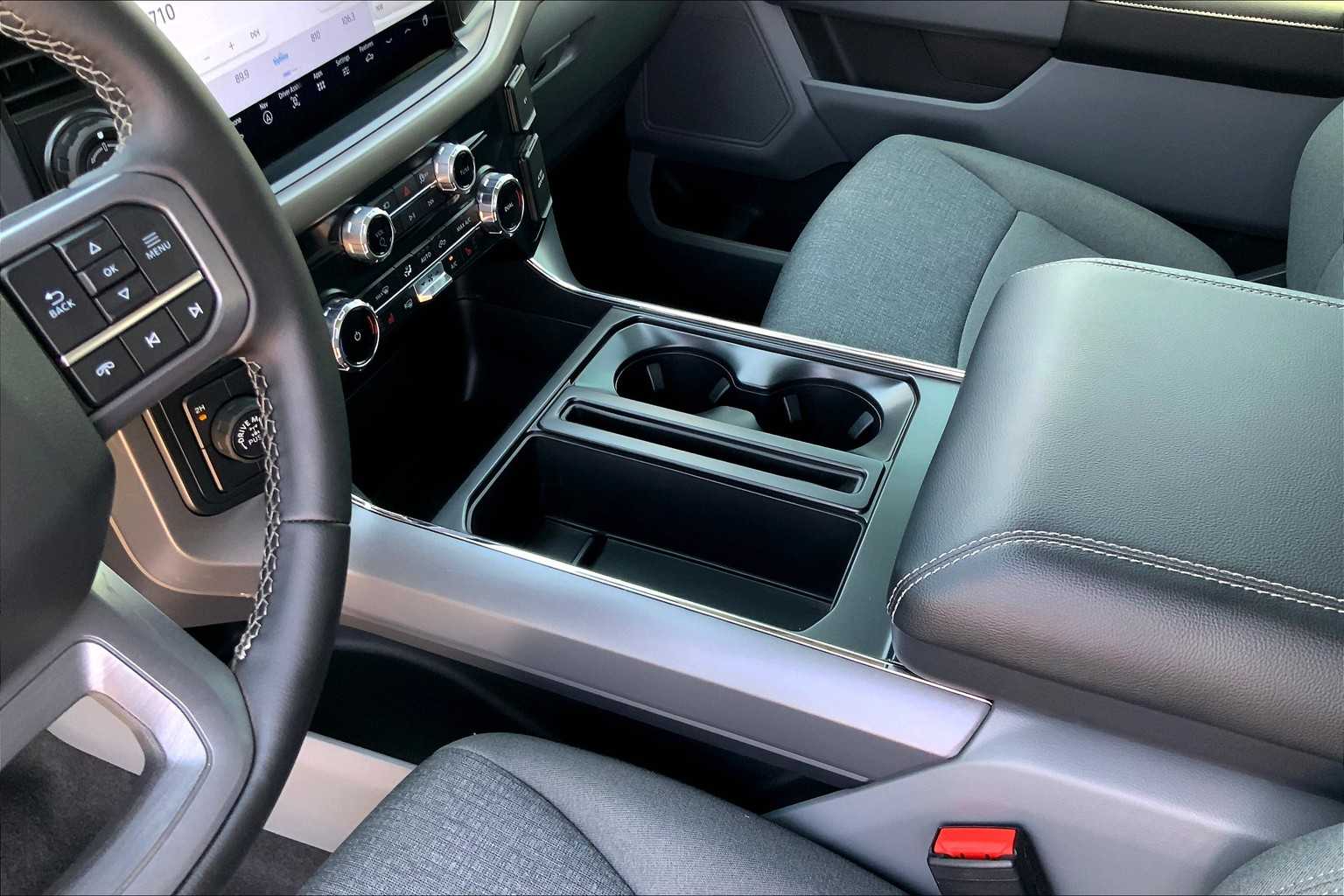 2025 Ford F-150 XLT photo 6