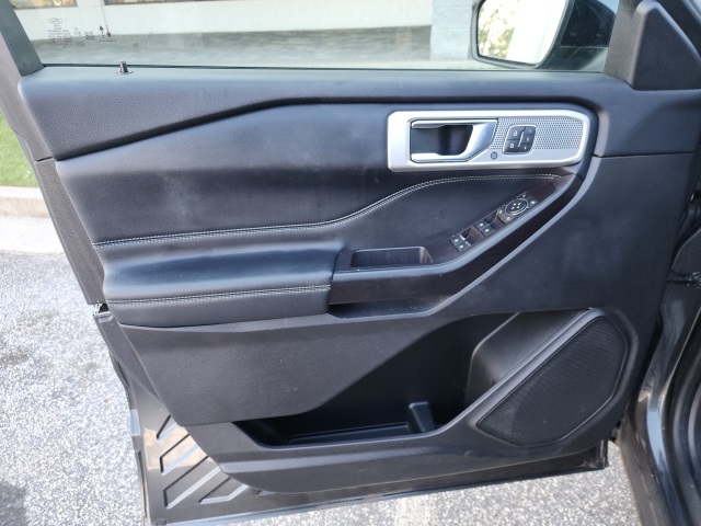 2020 Ford Explorer Limited photo 6