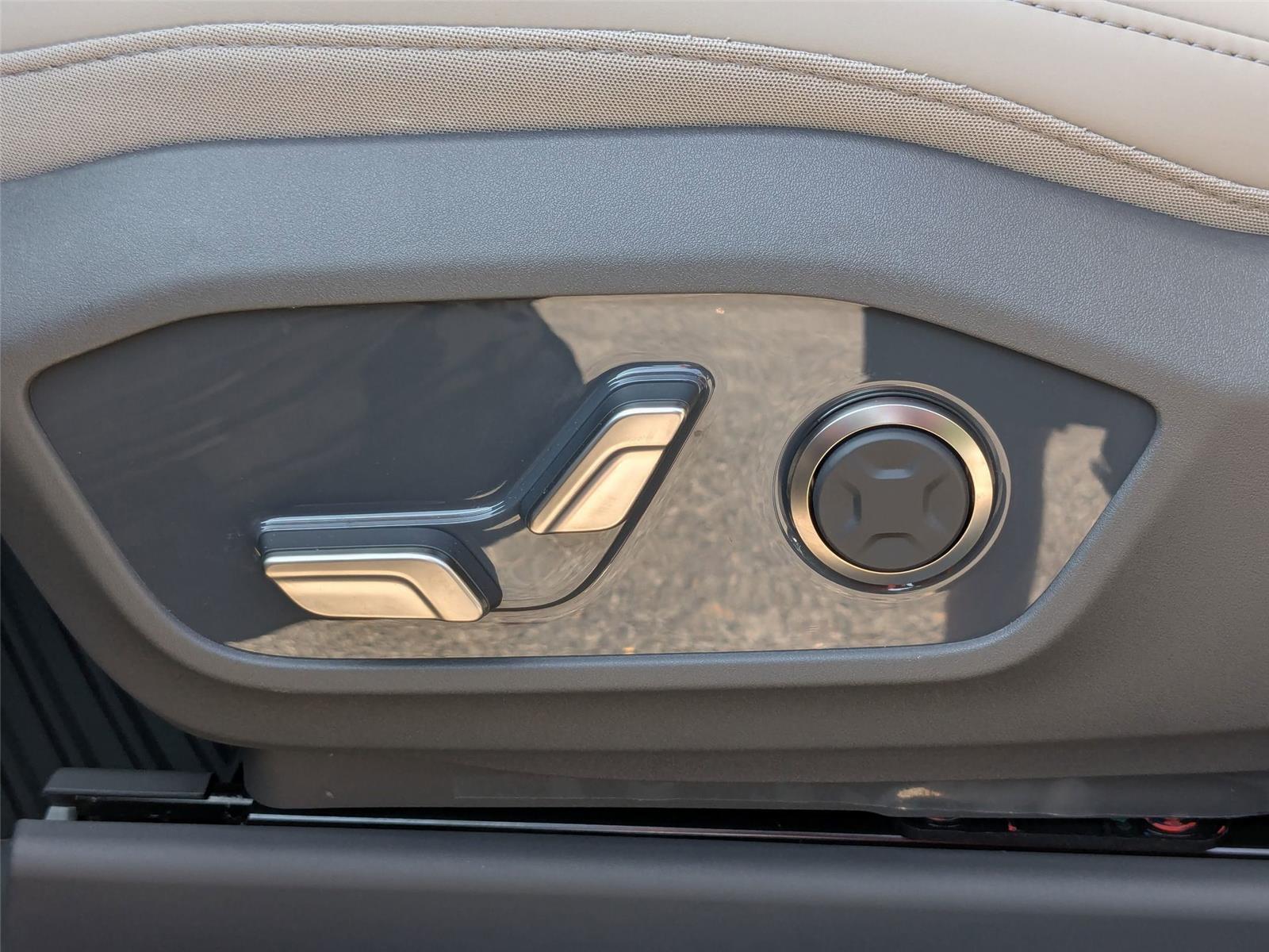 2026 Kia EV9 Wind photo 12