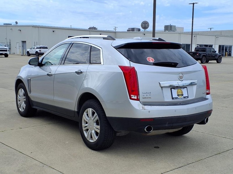 2016 Cadillac SRX Luxury photo 3