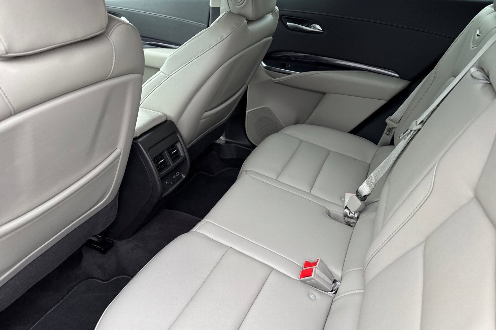 2023 Cadillac XT4 Luxury photo 11