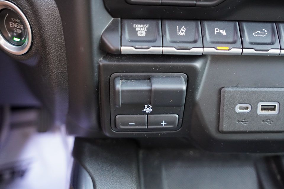 2022 Chevrolet Silverado 3500HD High Country Z71 photo 31