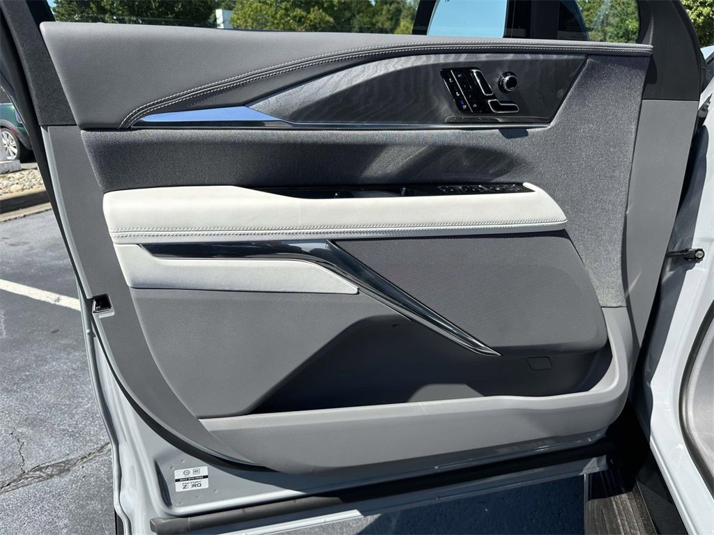 2026 Cadillac Escalade IQ Sport photo 14