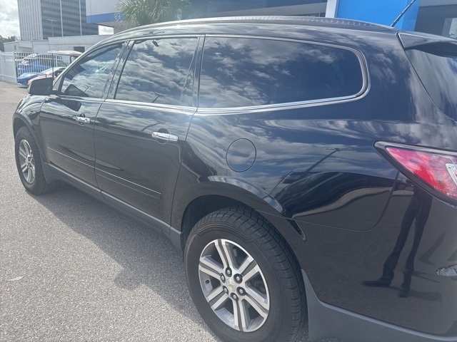 2017 Chevrolet Traverse 1LT photo 4