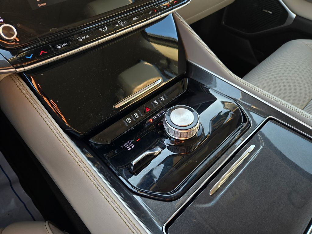 2024 Jeep Wagoneer Base photo 22