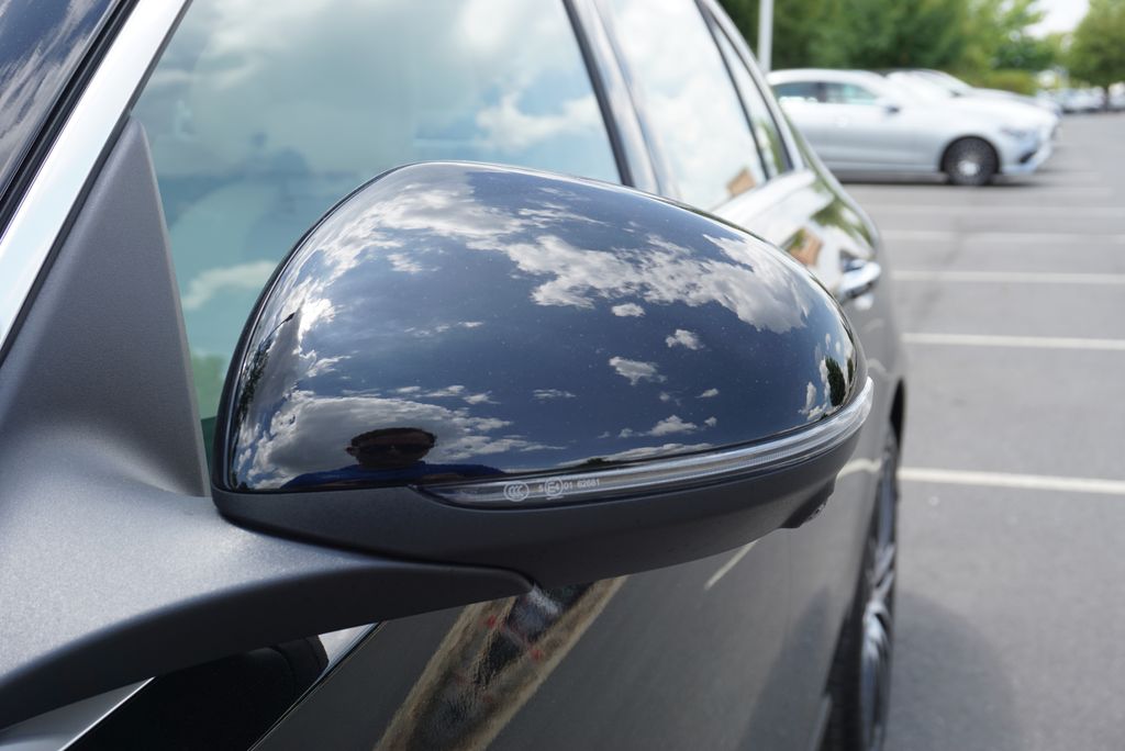 2025 Mercedes Benz C 300 photo 11