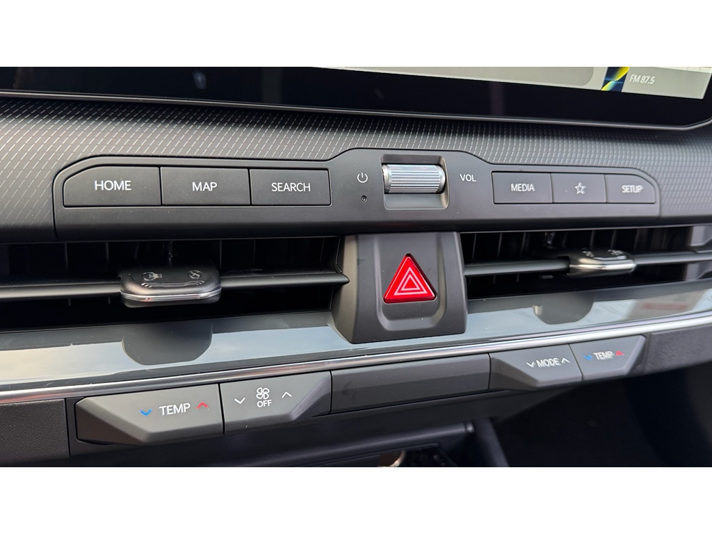 2025 Kia K4 GT-Line photo 17