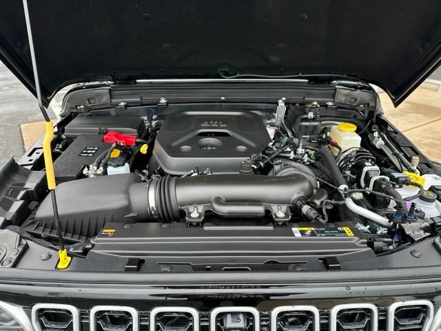 2024 Jeep Wrangler Sahara photo 26