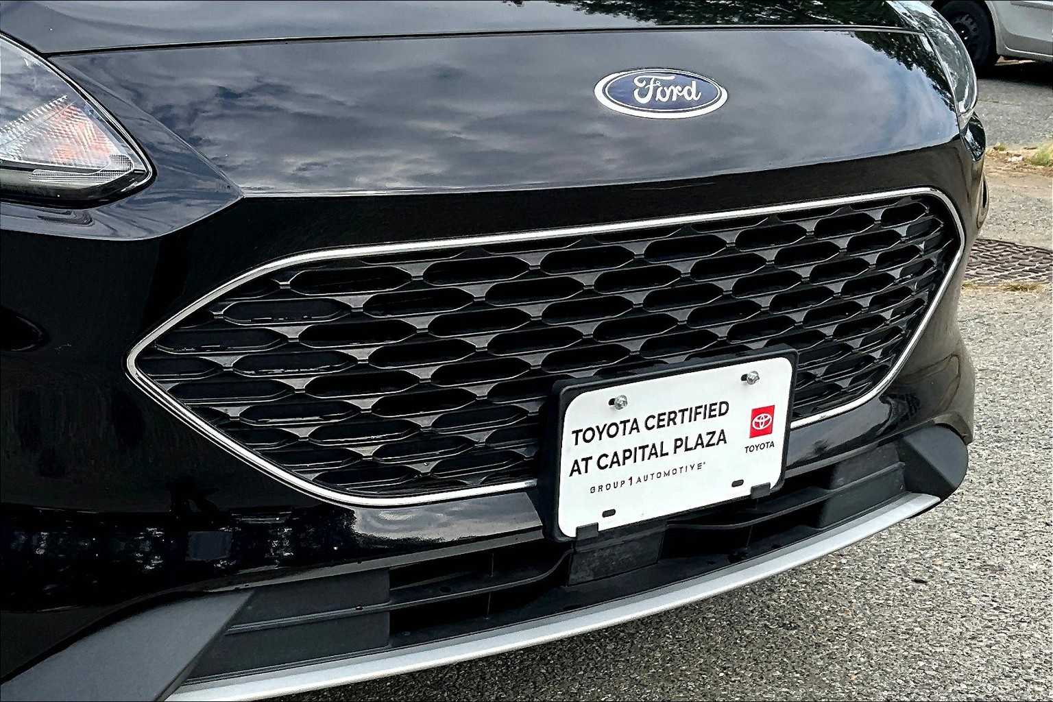 2022 Ford Escape SEL photo 28