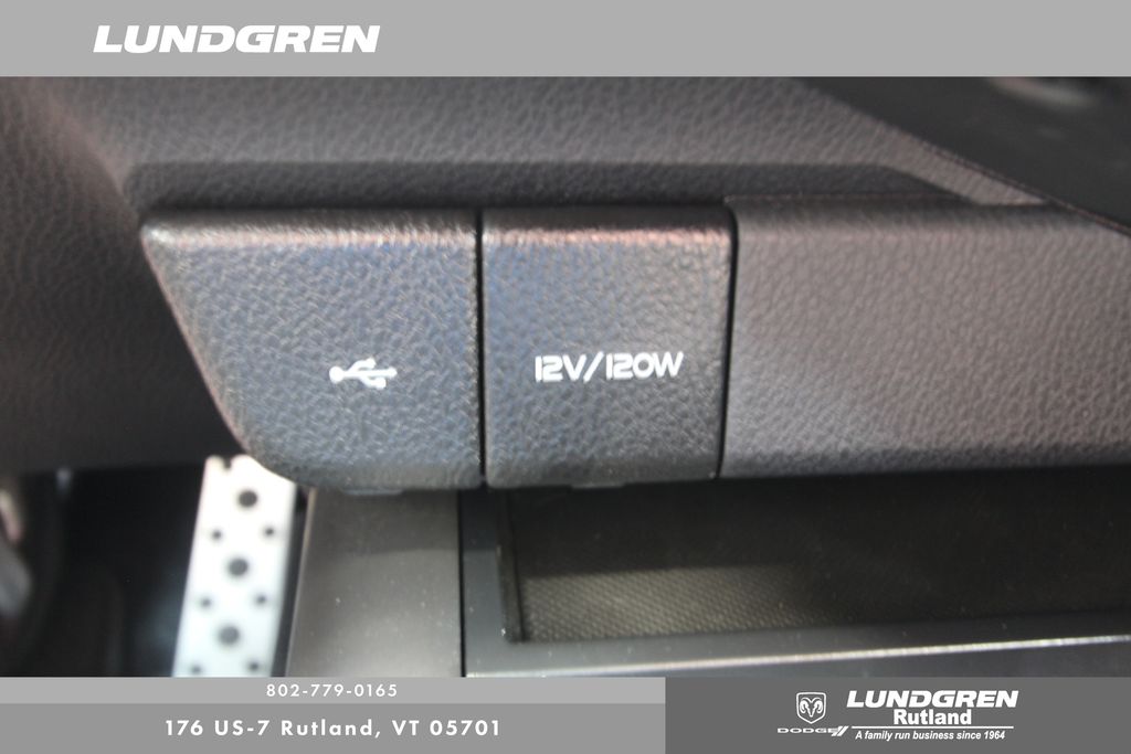 2024 Toyota Camry TRD V6 photo 17