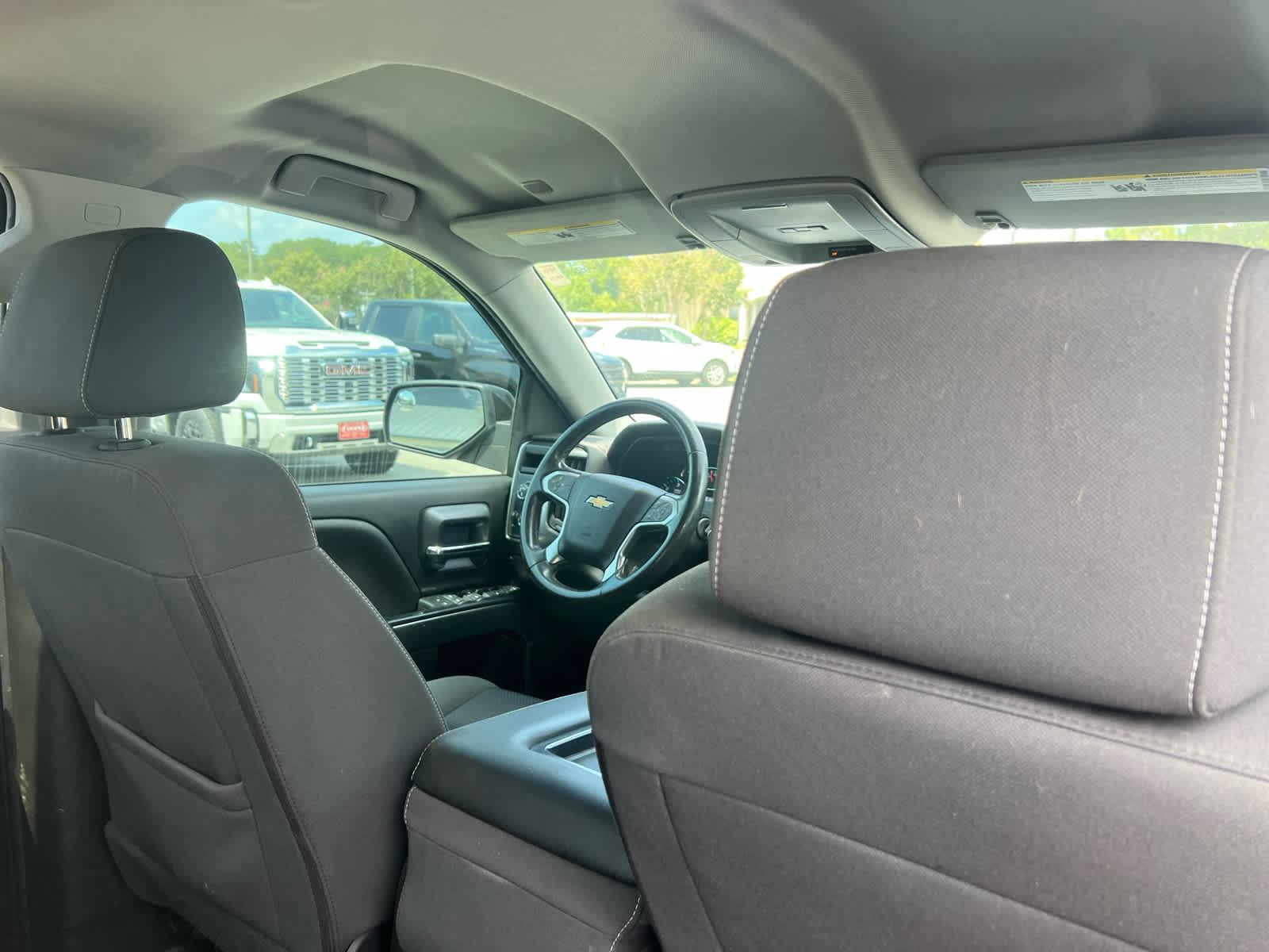 2018 Chevrolet Silverado LT photo 17
