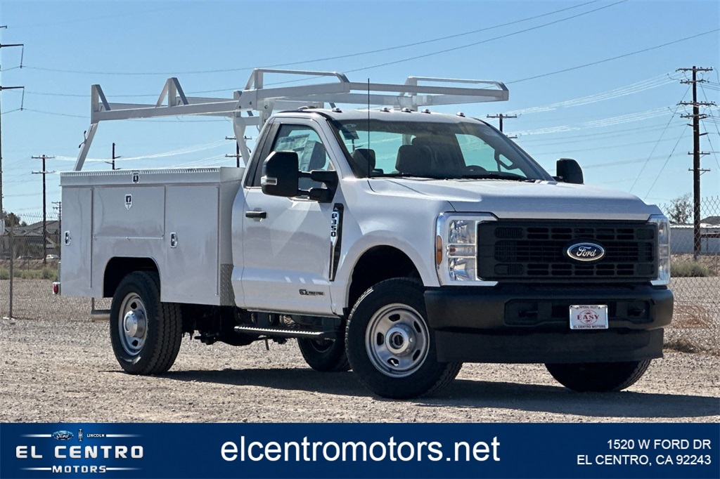 2025 Ford F-350 Super Duty Chassis Cab XLT's photo