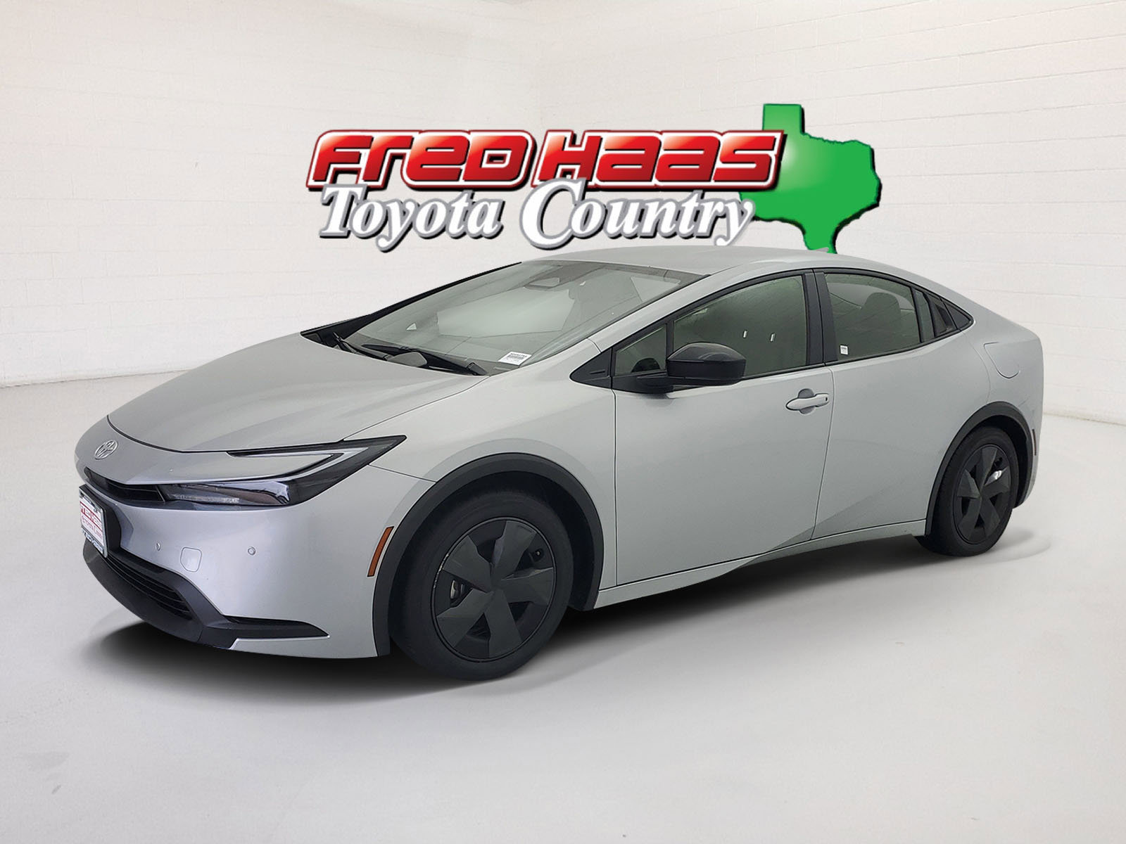 2025 Toyota Prius LE's photo