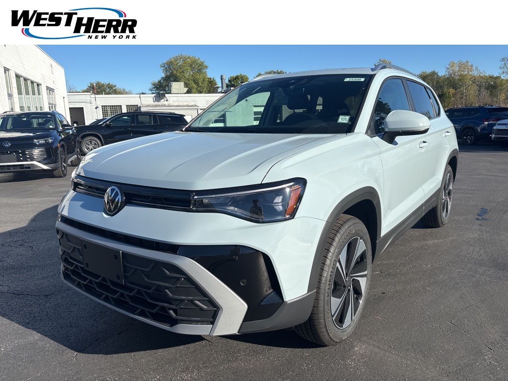 2025 Volkswagen Taos SE's photo