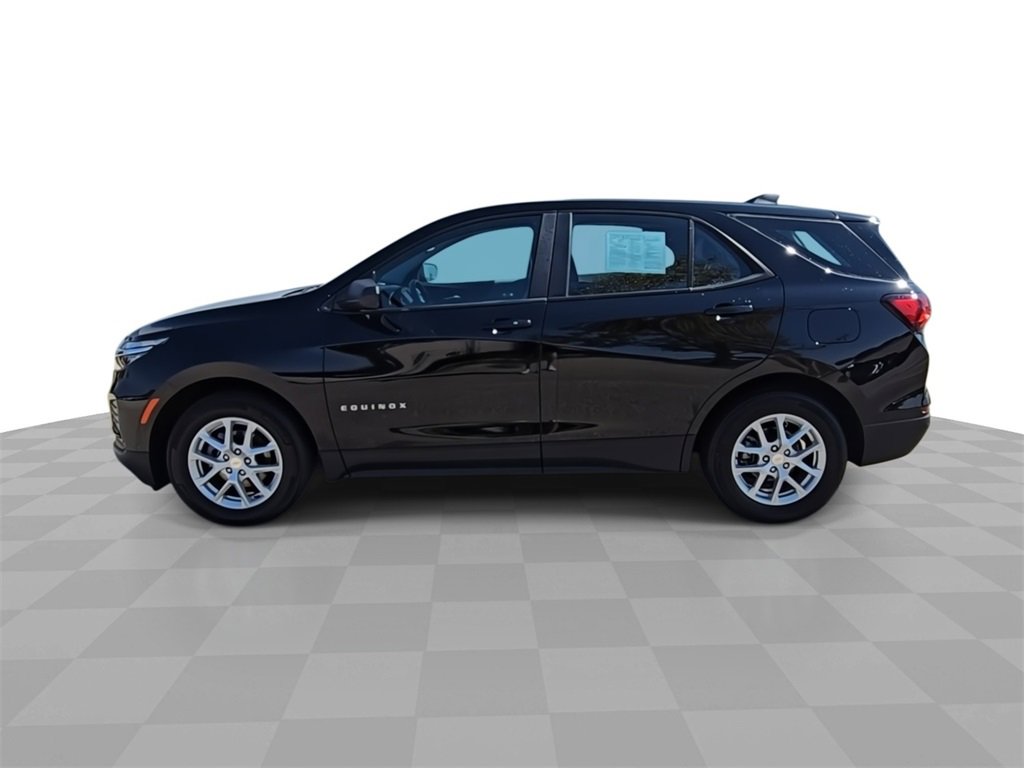 2024 Chevrolet Equinox LS photo 3