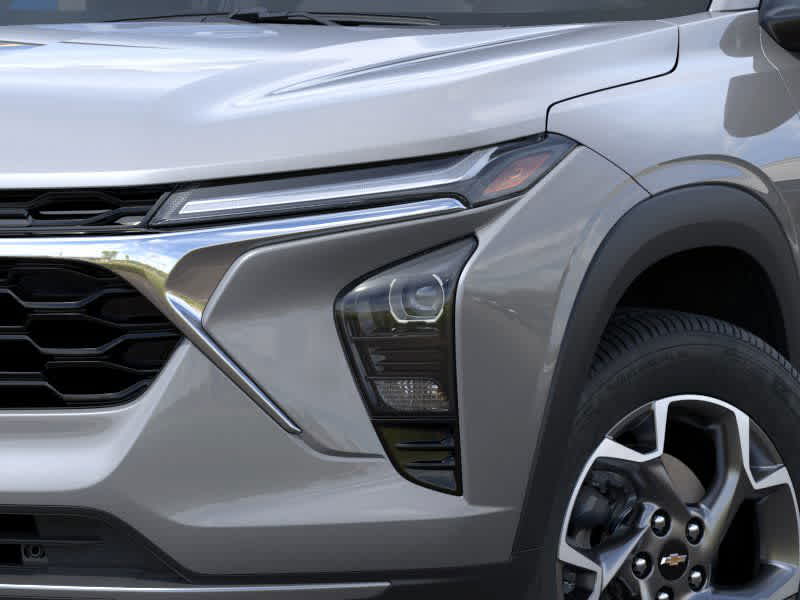 2025 Chevrolet Trax LT photo 7