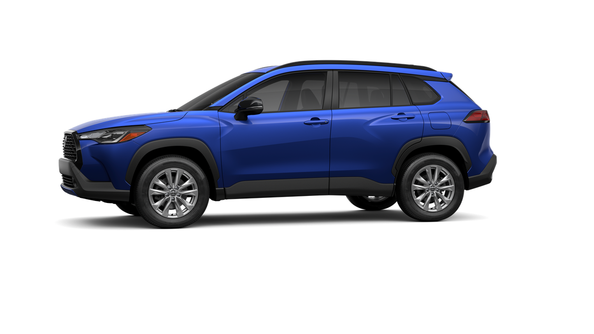 2025 Toyota Corolla Cross LE photo 3