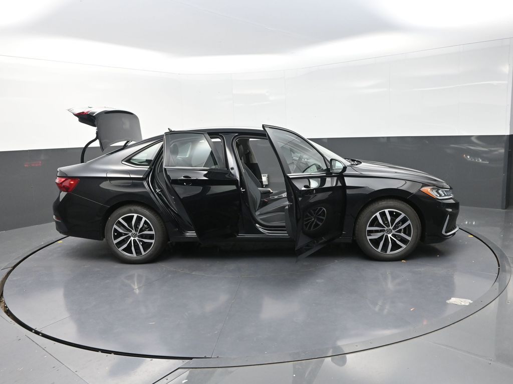 2025 Volkswagen Jetta 1.5T SE photo 32
