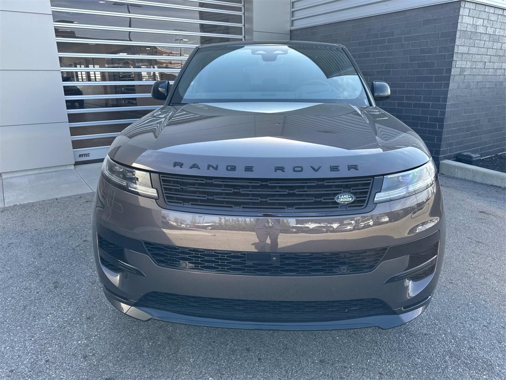 2025 Land Rover Range Rover Sport SE photo 2