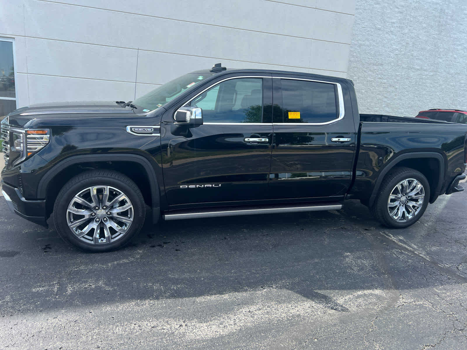 Used 2025 GMC Sierra 1500 Denali with VIN 3GTUUGED8SG270988 for sale in Kansas City