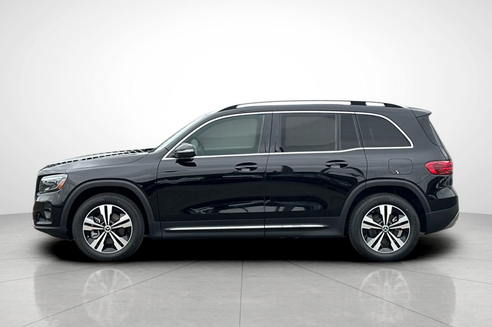 2025 Mercedes Benz GLB 250 photo 24