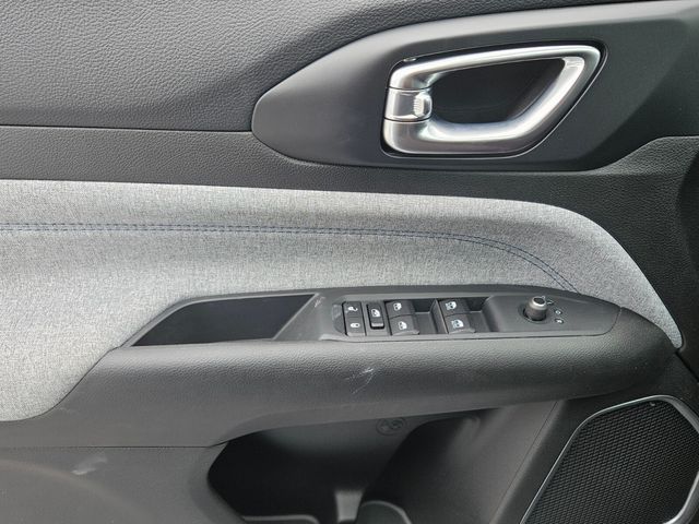 2025 Jeep Compass Latitude photo 12