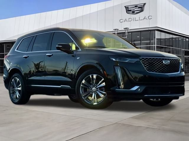 2025 Cadillac XT6 Premium Luxury photo 2