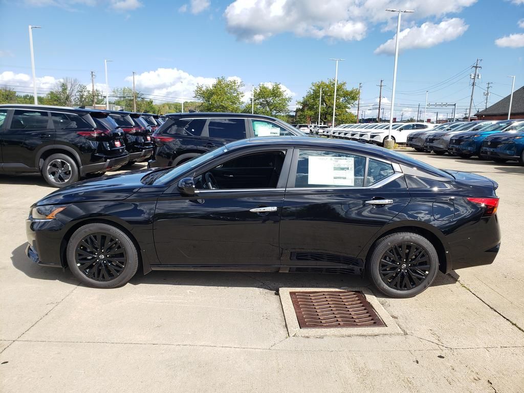 2025 Nissan Altima SV Special Edition photo 3