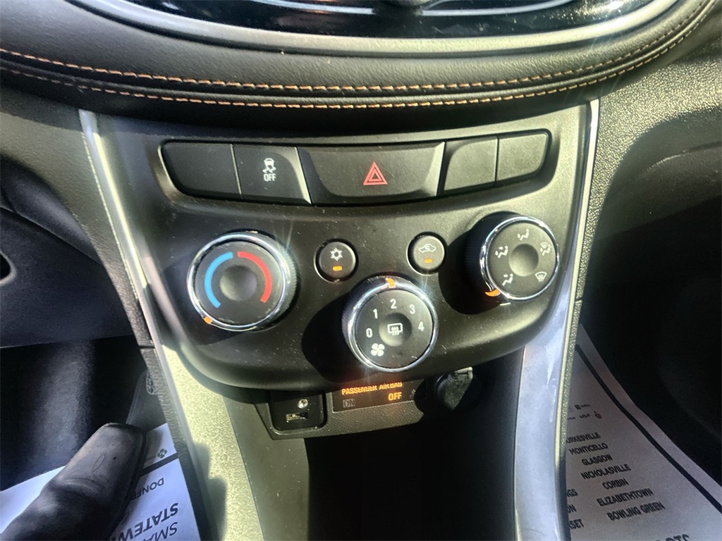 2022 Chevrolet Trax LT photo 18