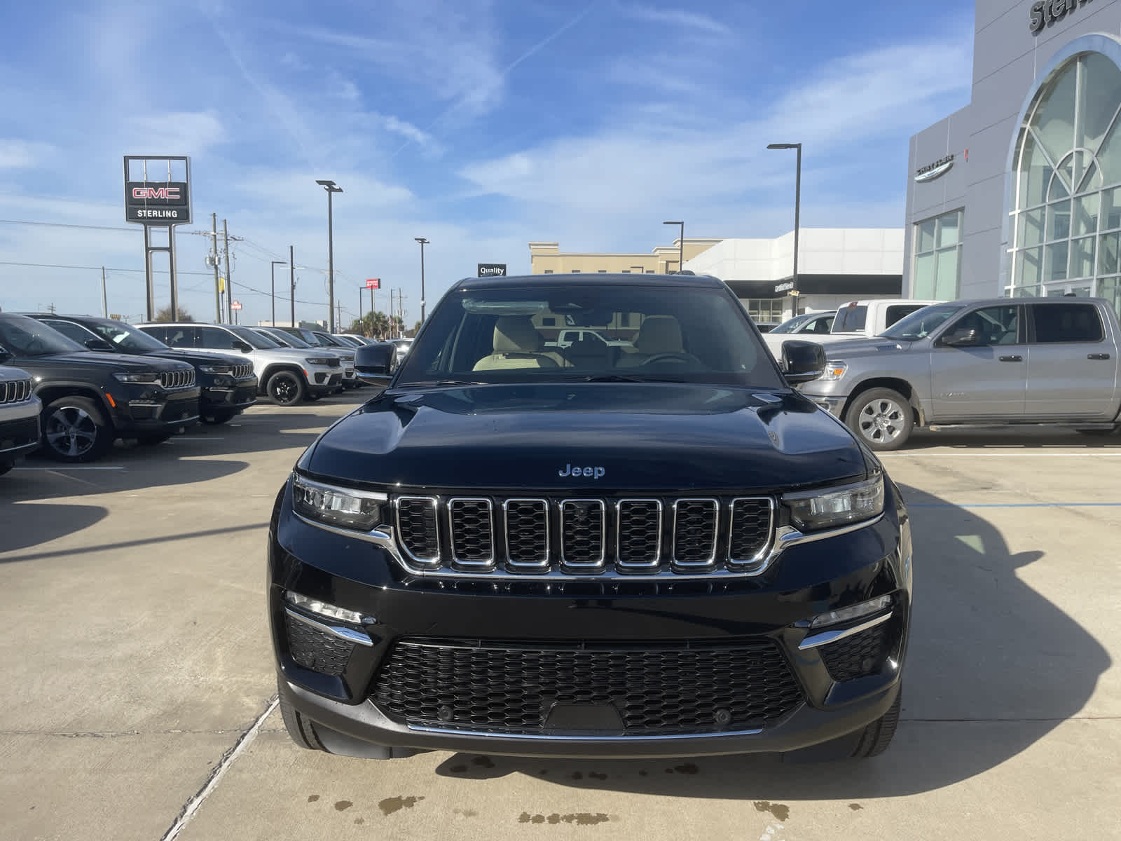 2024 Jeep Cherokee 4xe photo 2