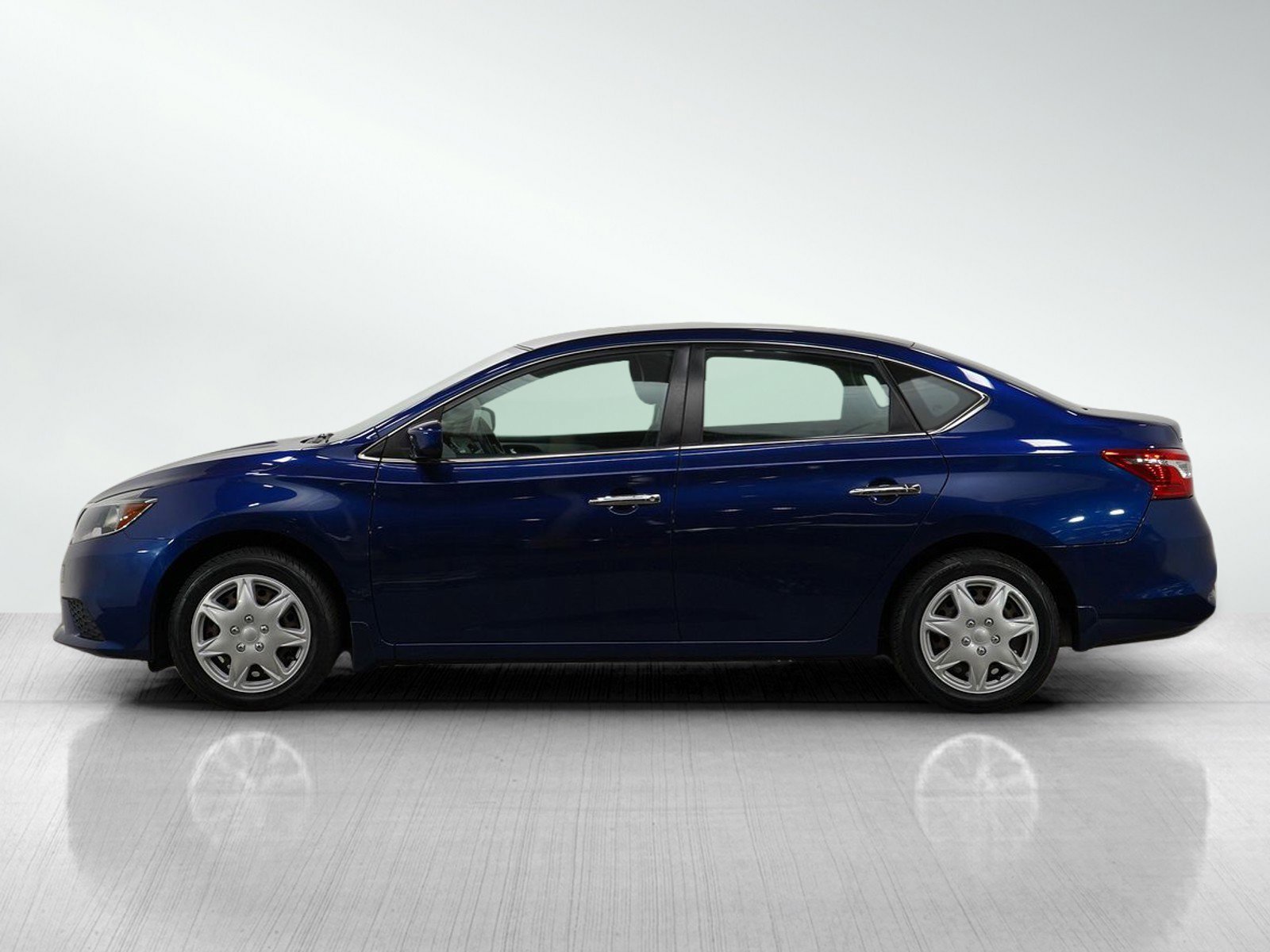 Used 2019 Nissan Sentra S with VIN 3N1AB7AP5KY275104 for sale in Burnsville, Minnesota