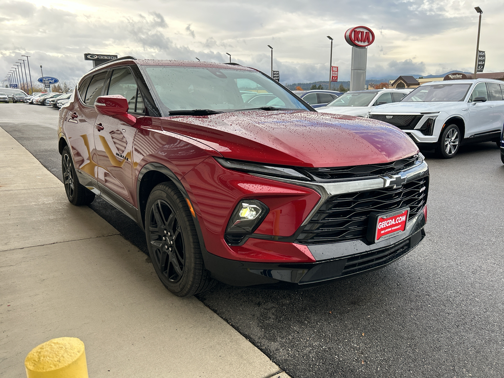 2025 Chevrolet Blazer RS photo 3