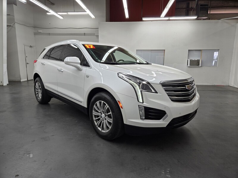 2017 Cadillac XT5 Luxury photo 3