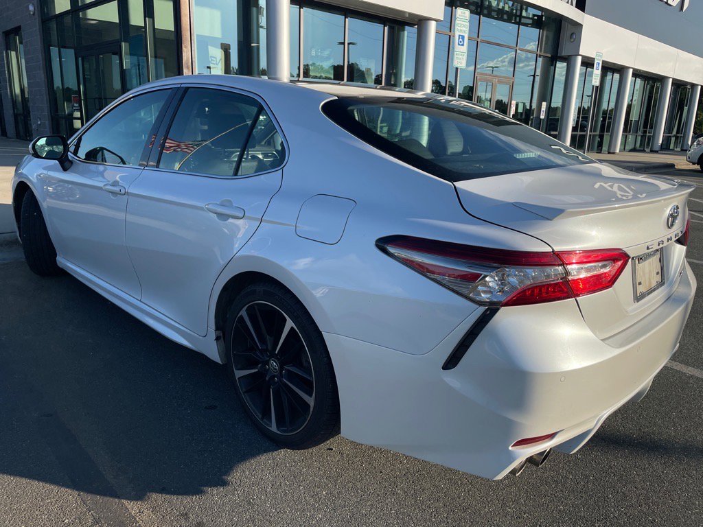 2018 Toyota Camry XSE photo 3