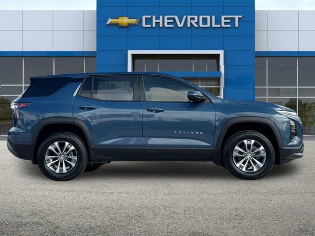 2026 Chevrolet Equinox photo 3