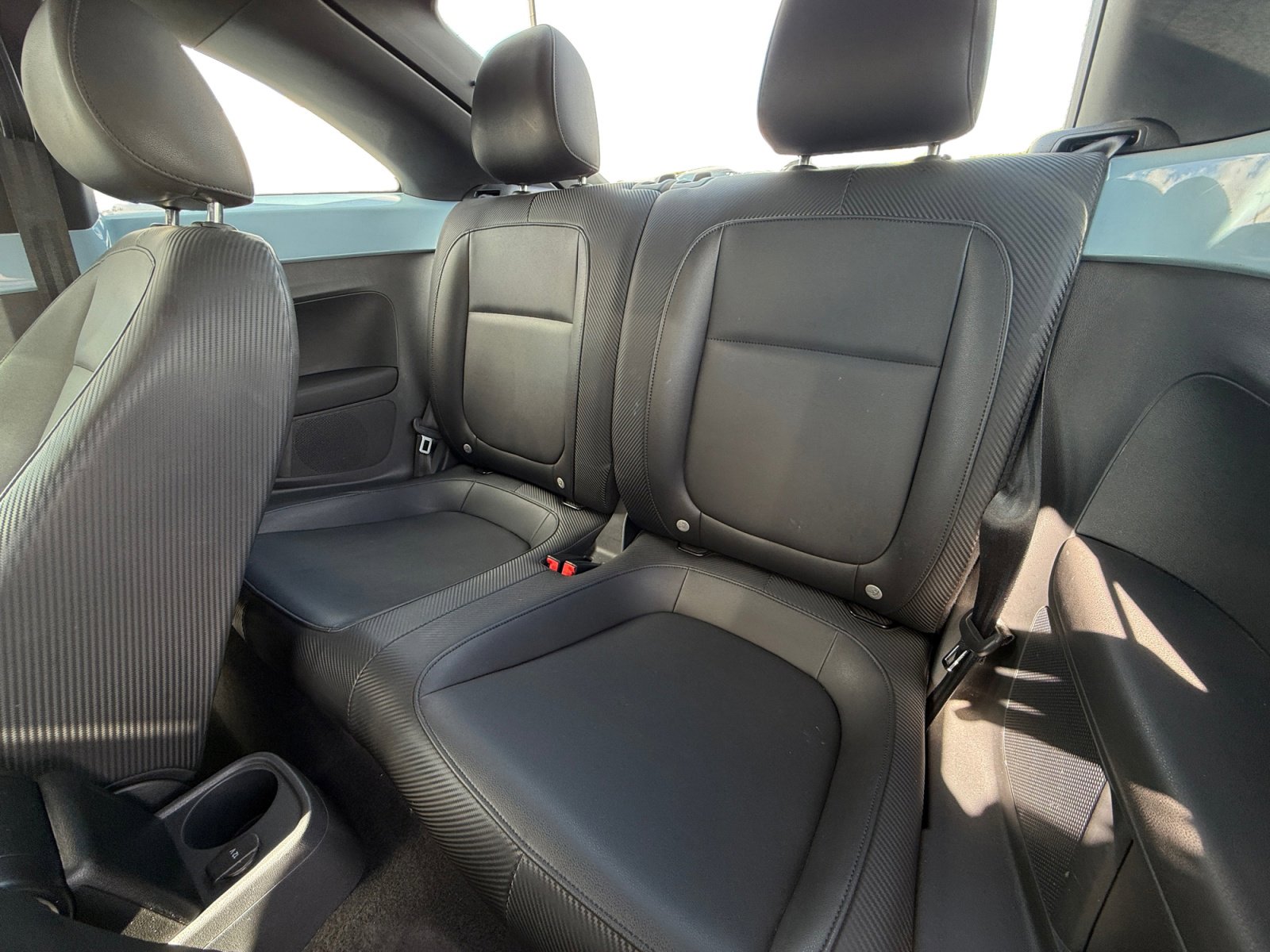 2013 Volkswagen Beetle TDI photo 16