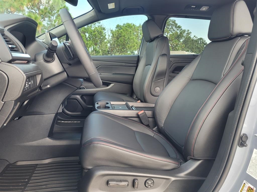 2026 Honda Odyssey photo 12
