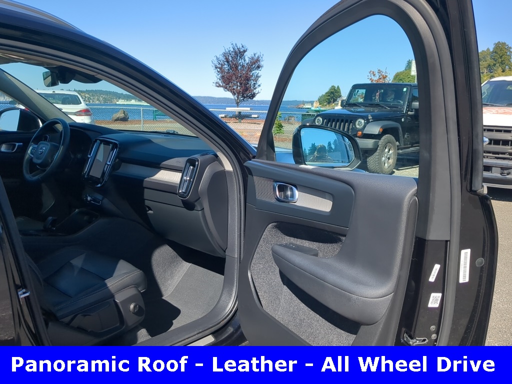 2024 Volvo XC40 Core photo 9