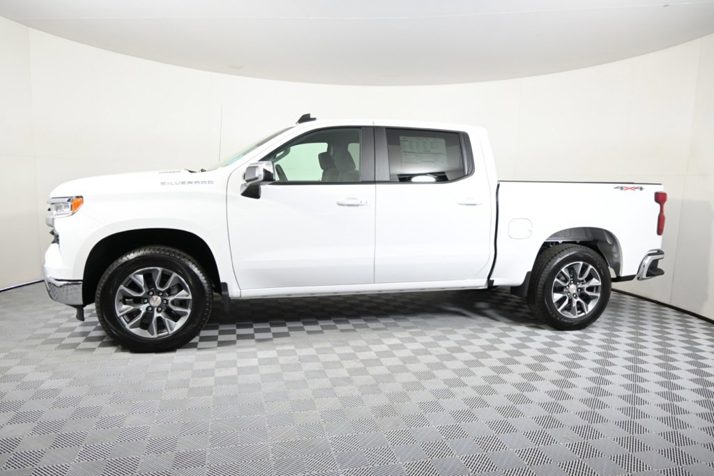 2026 Chevrolet Silverado 1500 LT photo 2