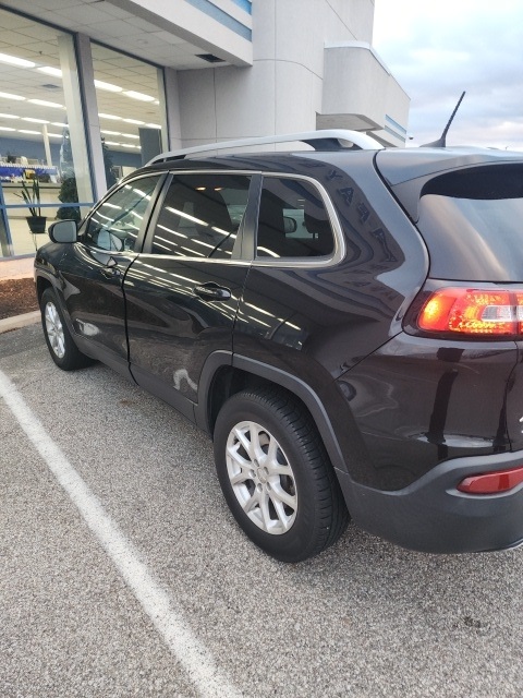 2016 Jeep Cherokee Latitude photo 3