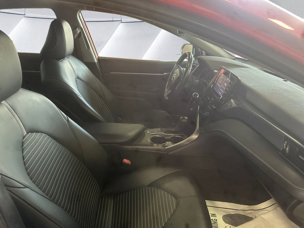 2023 Toyota Camry SE photo 12