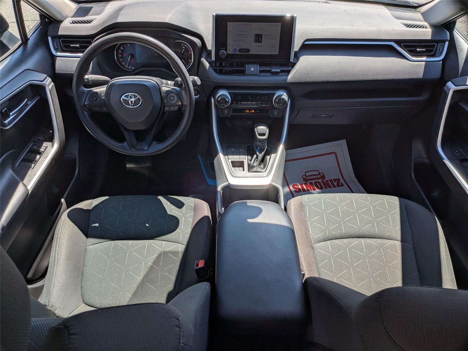 2023 Toyota RAV4 XLE photo 24