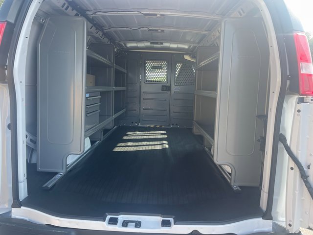 2025 Chevrolet Express 2500 Work Van photo 3