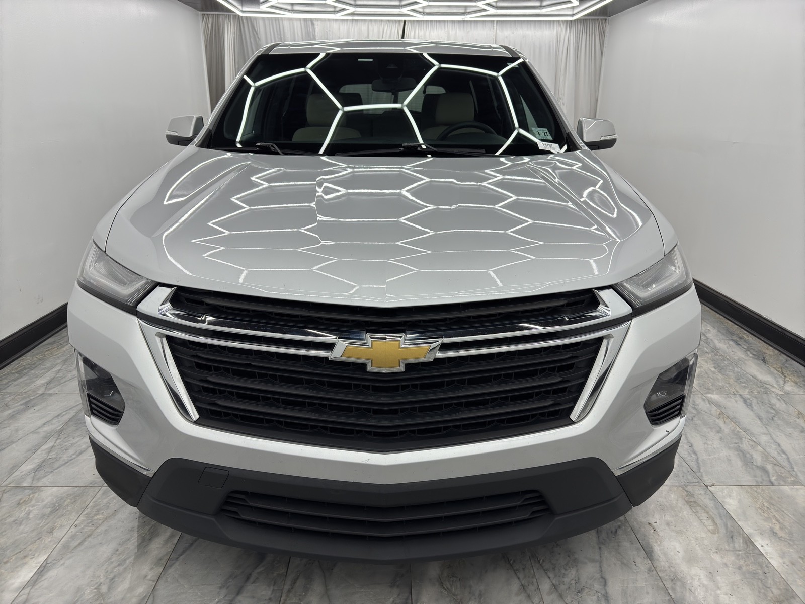2022 Chevrolet Traverse LS photo 2
