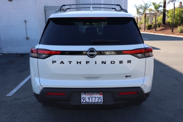 2024 Nissan Pathfinder SV photo 2