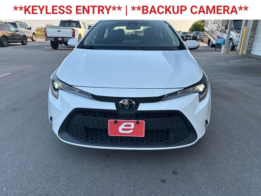 2022 Toyota Corolla LE photo 2
