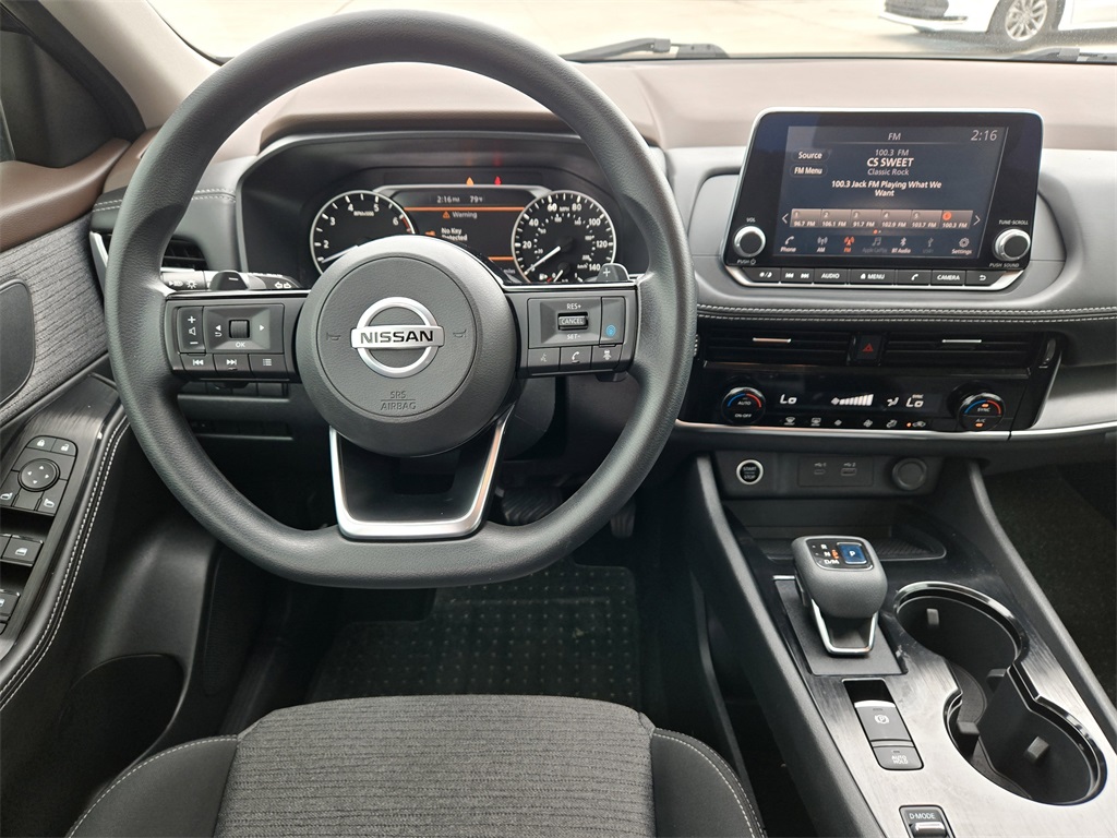 2021 Nissan Rogue SV photo 13