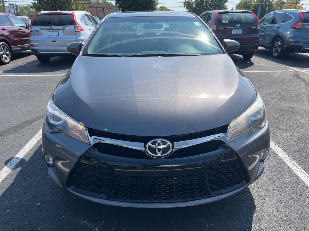 2015 Toyota Camry photo 9